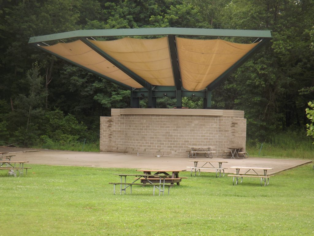 lake milton amphitheater